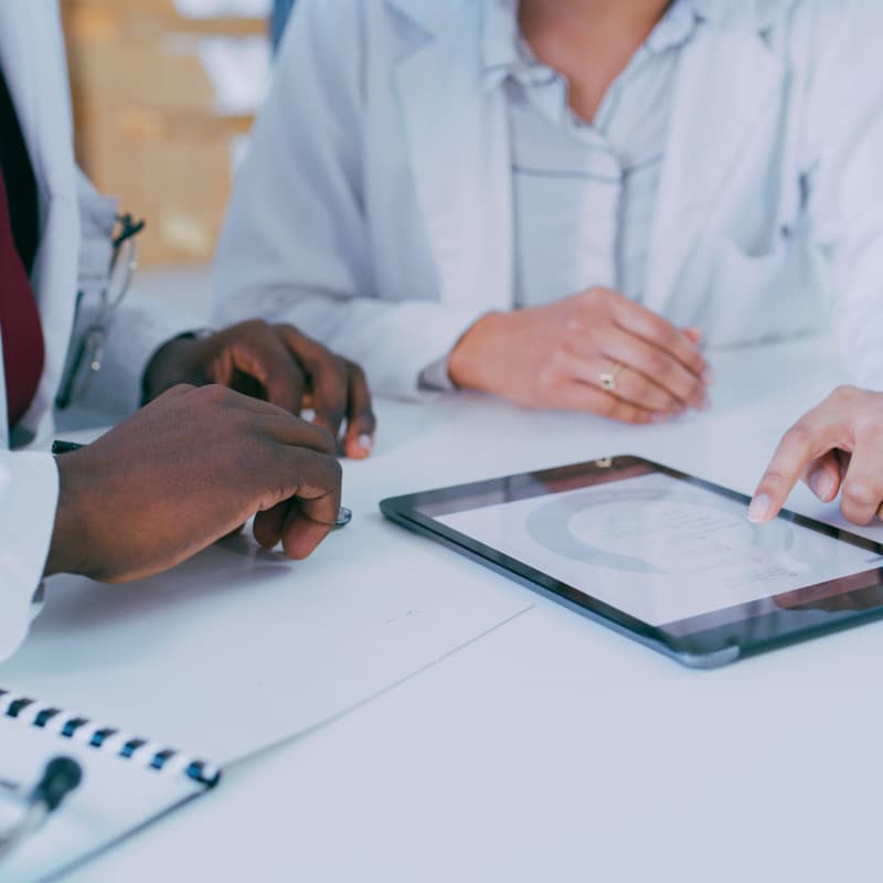 Doctors planning tablet